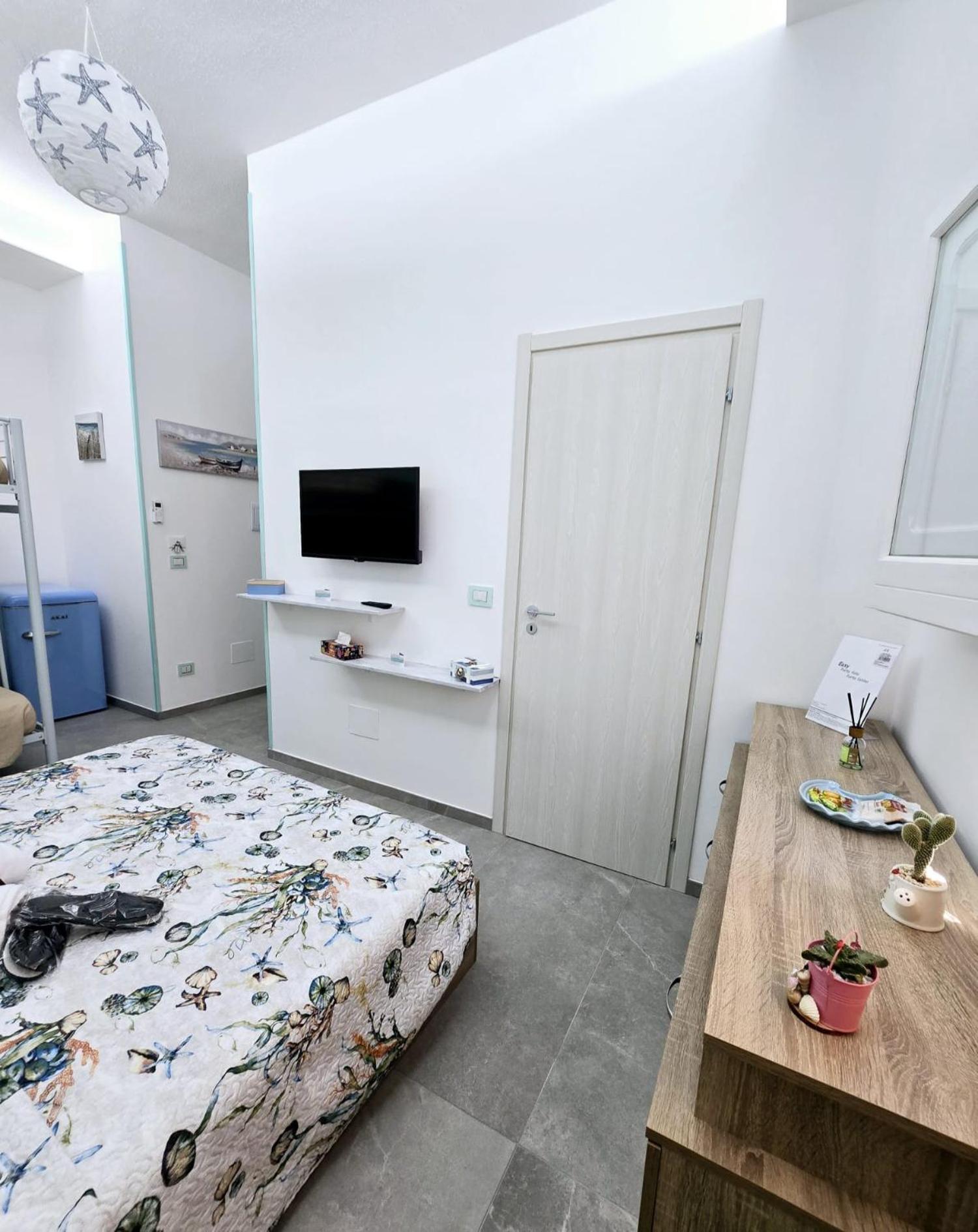 Aquamarina Rooms ポルト・チェザーレオ エクステリア 写真